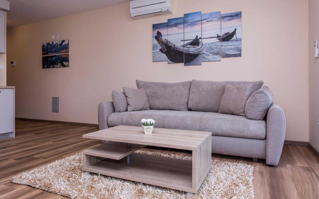 Waterfront Apartments Pia - Marija Malinska Eksteriør bilde