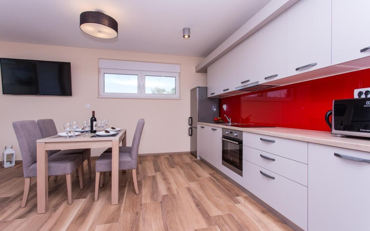 Waterfront Apartments Pia - Marija Malinska Eksteriør bilde
